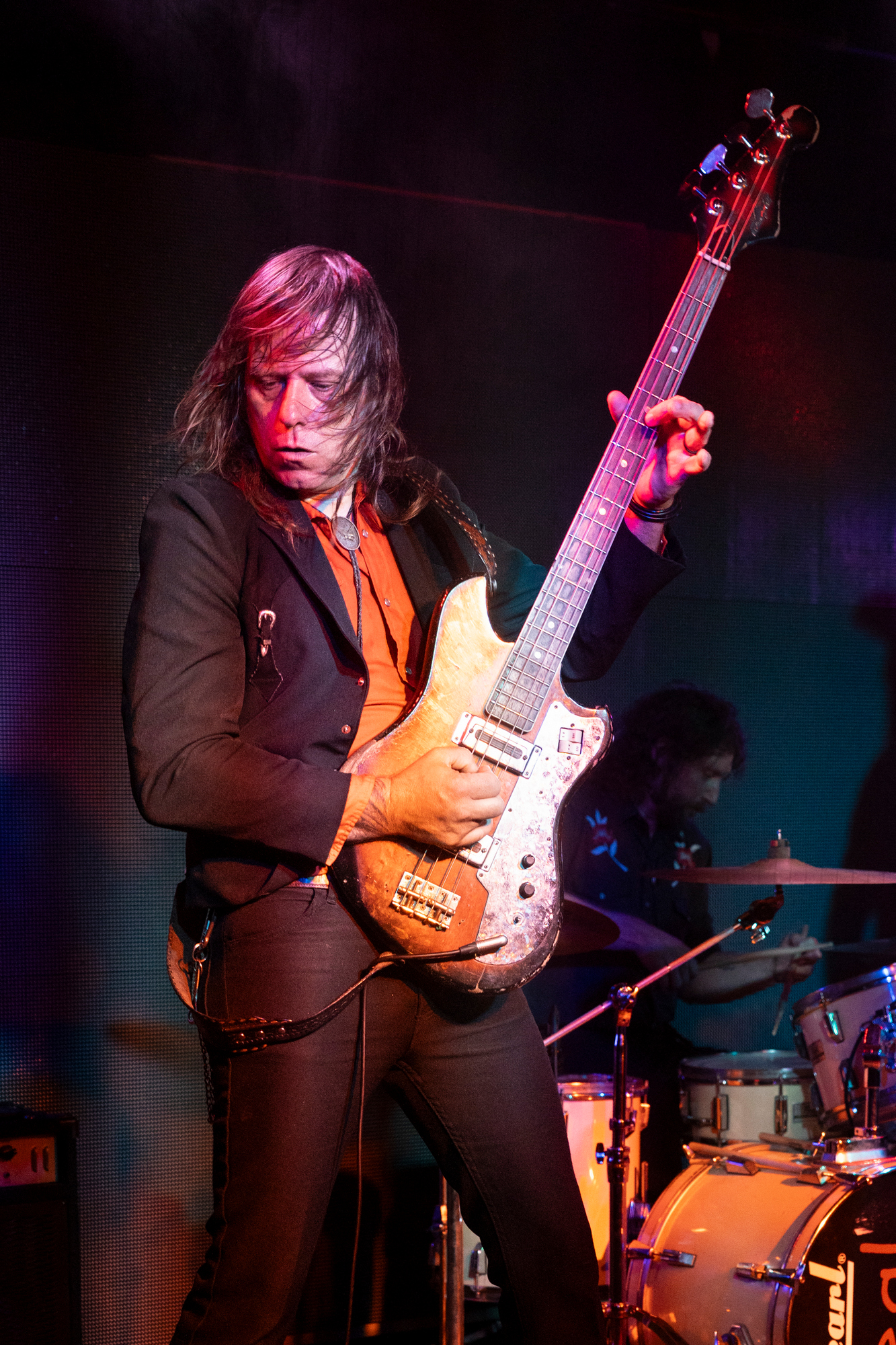 Kelly Halliburton from Jenny Don't and the Spurs at Monkey House Whitianga by Karen Moffatt McLeod